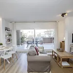 Con Gran Terraza En Girona